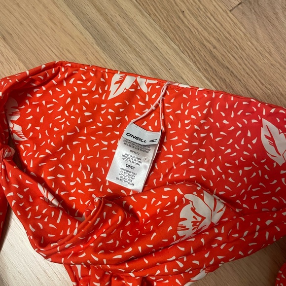 Bikini - Picture 2 of 5